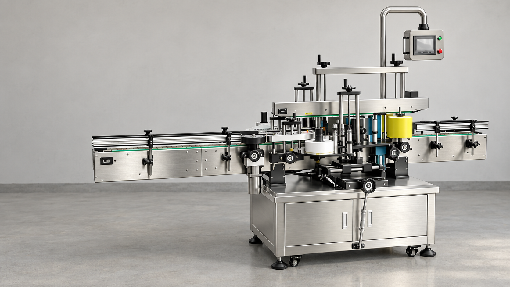 Double-sided labeling machine in a presentation setting